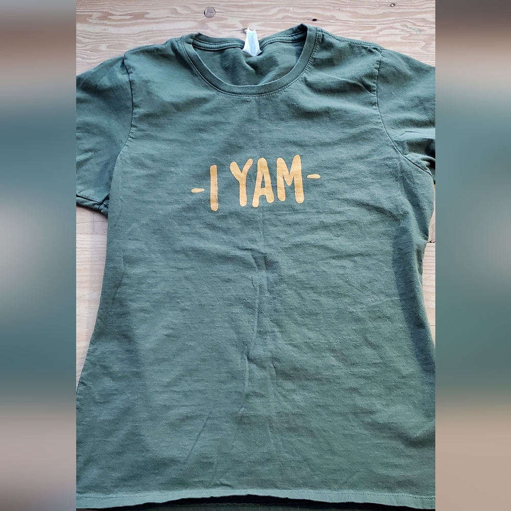 100% cotton "I YAM" fitted women's tshirt